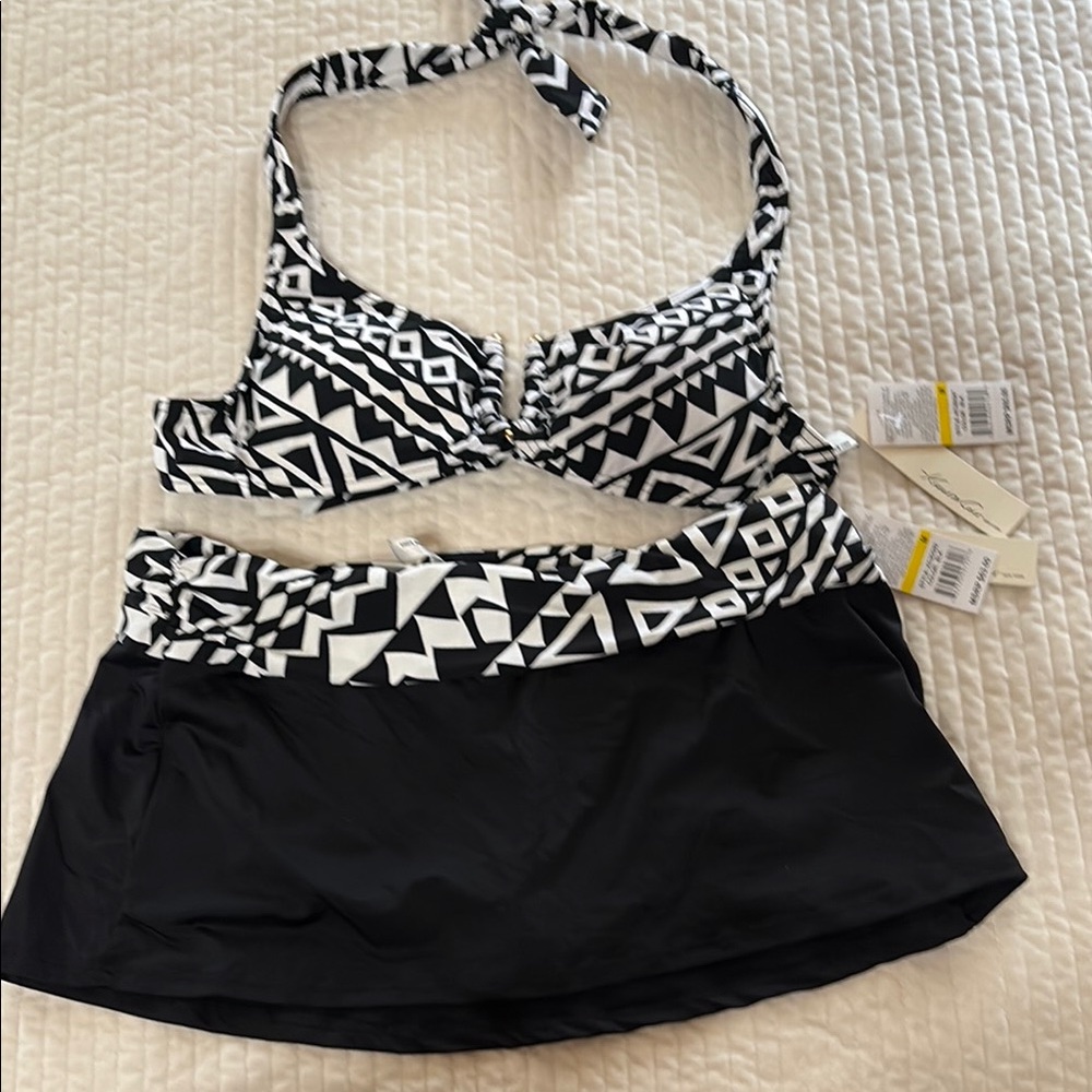 Black and White Geometric Swim Set